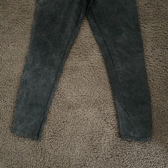 Express gray faded wash leggings size small - Picture 4 of 7